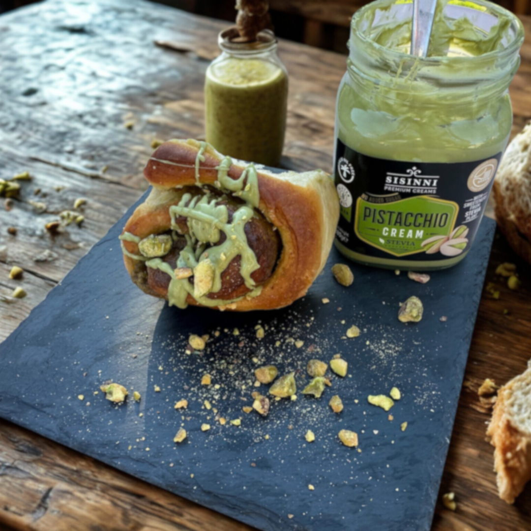 Hefeschnecken mit Pistaziencreme-Füllung: Süßes aus dem Ofen