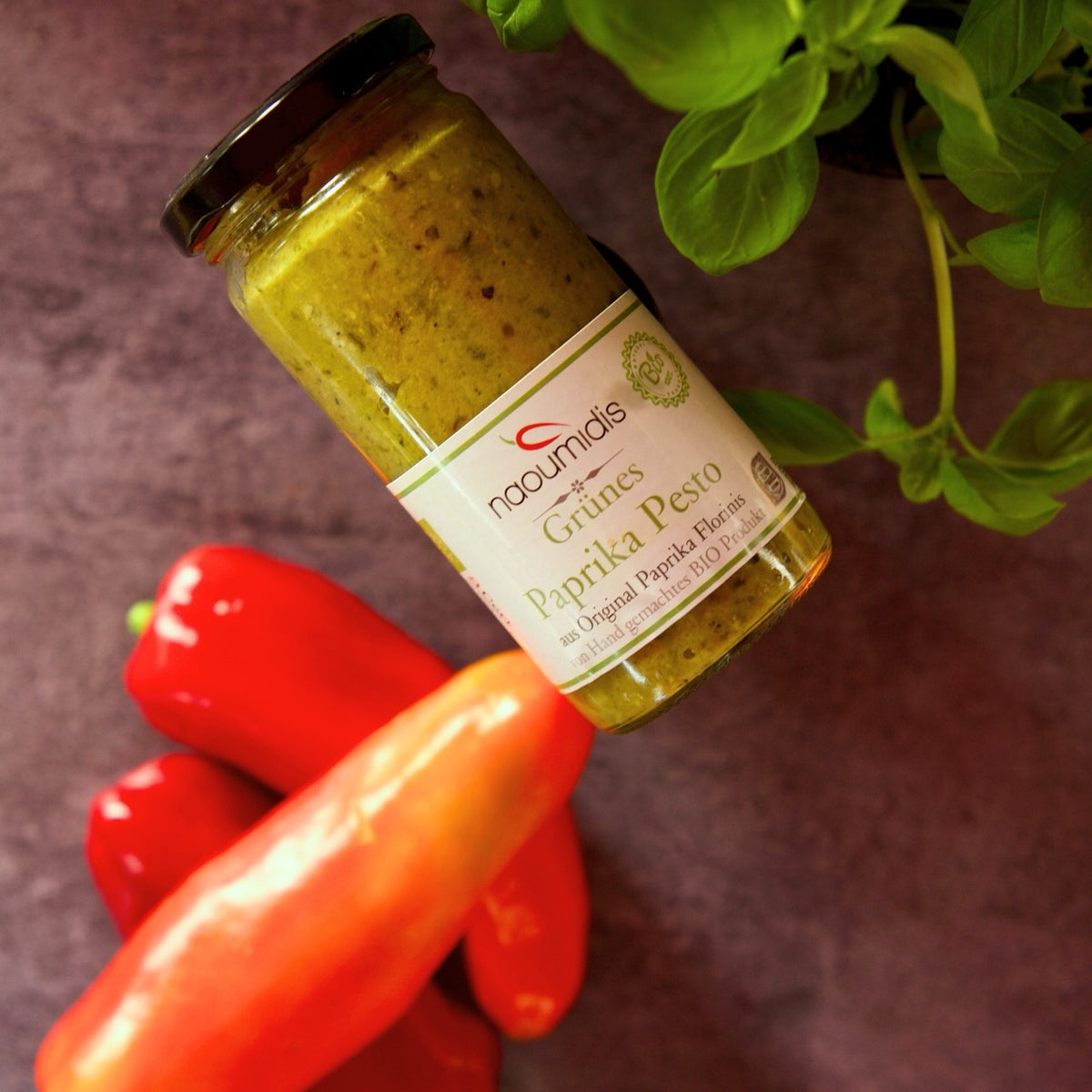 Grünes Bio Paprika Pesto von Naoumidis aus Griechenland mit Paprika und Basilikum